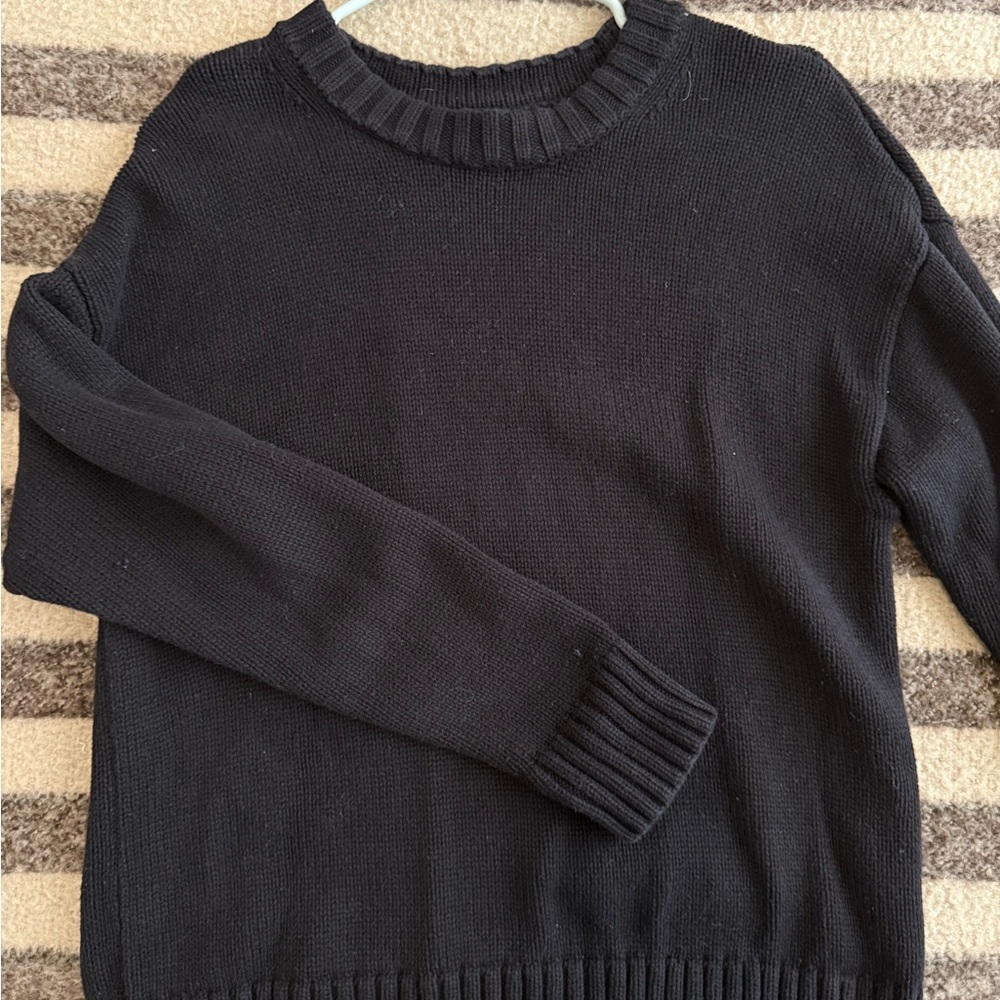 GAP Women's Black Crew Neck Sweater